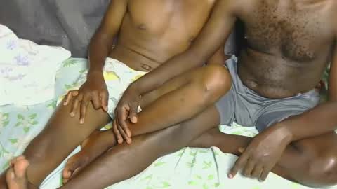 Snapshot of melanin_hotguys chatting on 10-19-25, 08:42 MEDDY AND Faizal online show from 10-19-25, 08:42