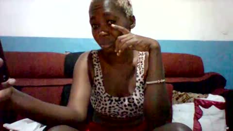Snapshot of melaninndriping chatting on 10-24-25, 01:18 melaninndriping online show from 10-24-25, 01:18