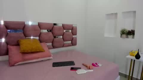 Melanny online show from 09-18-25, 12:51