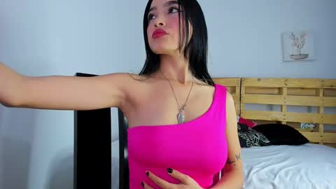 Snapshot of melany_0911 chatting on 10-21-25, 03:40 MELODY online show from 10-21-25, 03:40