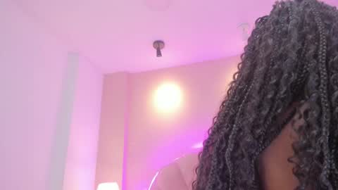 Melanie online show from 10-12-25, 03:38