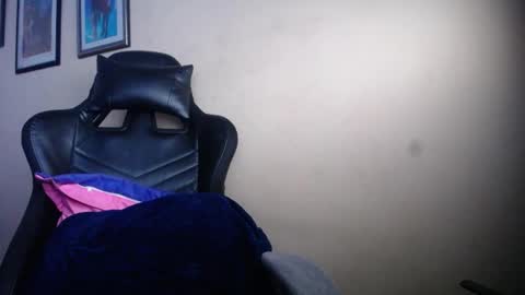 Snapshot of melany_isabella chatting on 12-30-24, 06:49 melany online show from 12-30-24, 06:49