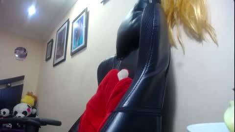 Snapshot of melany_isabella chatting on 01-29-25, 04:19 melany online show from 01-29-25, 04:19