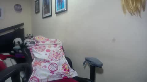 Snapshot of melany_isabella chatting on 02-19-25, 07:16 melany online show from 02-19-25, 07:16
