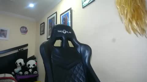 Snapshot of melany_isabella chatting on 03-03-25, 03:53 melany online show from 03-03-25, 03:53