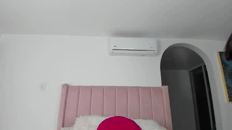 Snapshot of melgomez chatting on 12-24-24, 03:16 Mel Gomez online show from 12-24-24, 03:16