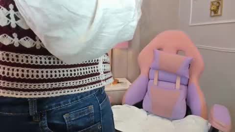 Snapshot of melie_me chatting on 02-19-26, 11:39 MELIE online show from 02-19-26, 11:39