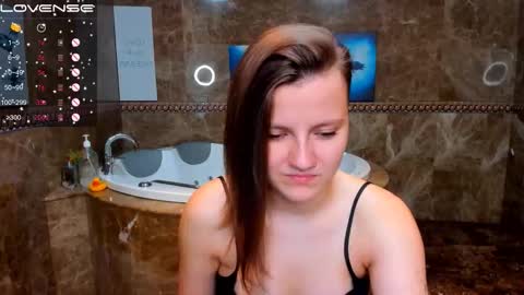 Melinda online show from 09-14-25, 01:38