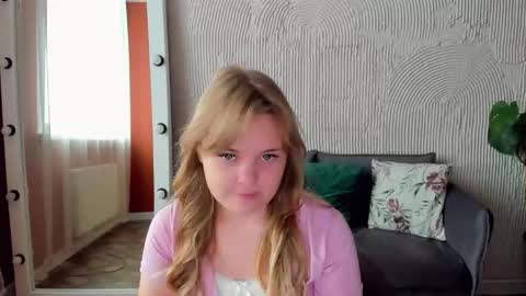 Sophia online show from 09-24-25, 07:23