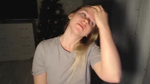 Melissa  Ray online show from 01-22-25, 05:28