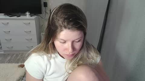 Melissa  Ray online show from 03-01-25, 04:11