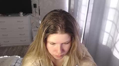 Melissa  Ray online show from 03-03-25, 08:05