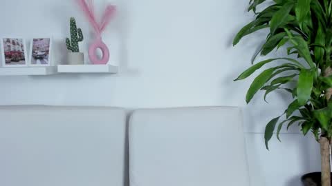 Melissa online show from 02-14-25, 07:49