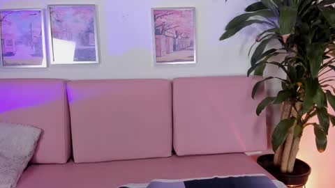 Melissa online show from 10-12-25, 05:06