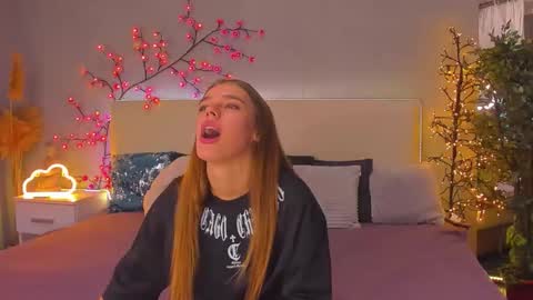 MelissaCrayzy online show from 10-18-25, 05:32