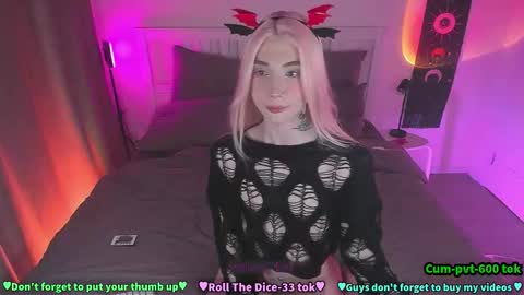 Melissa or abbreviated Mel or Lis online show from 10-23-25, 06:17