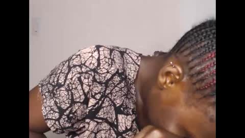 Snapshot of mellanin_pretty_ chatting on 12-26-24, 10:37 . online show from 12-26-24, 10:37