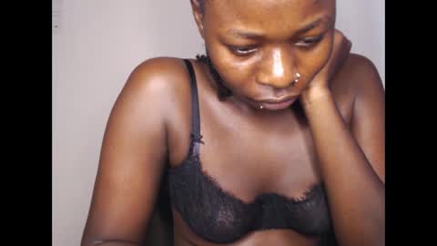 Snapshot of mellanin_pretty_ chatting on 01-21-25, 07:26 . online show from 01-21-25, 07:26