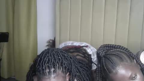 Snapshot of mellanyn chatting on 03-11-25, 07:58 mellanyn online show from 03-11-25, 07:58