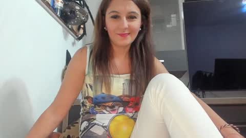 Snapshot of mellbell_ chatting on 11-03-25, 07:48 MellyMell online show from 11-03-25, 07:48