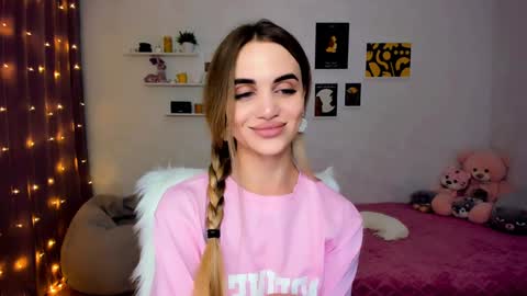 Snapshot of mellifluoustess chatting on 12-08-24, 12:07 Tessa online show from 12-08-24, 12:07