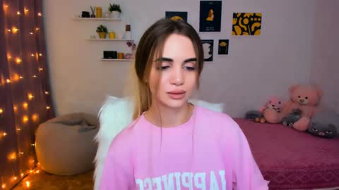 Snapshot of mellifluoustess chatting on 01-08-25, 08:50 Tessa online show from 01-08-25, 08:50