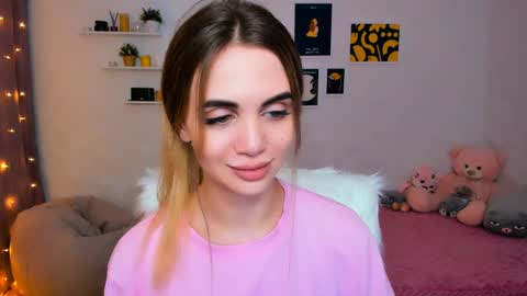 Snapshot of mellifluoustess chatting on 01-08-25, 11:52 Tessa online show from 01-08-25, 11:52