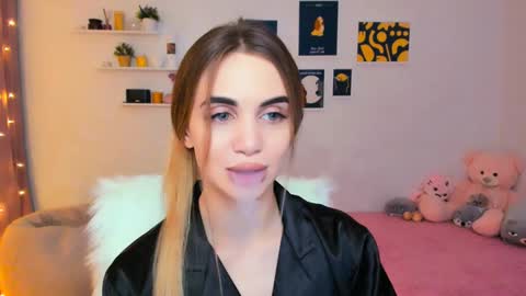 Snapshot of mellifluoustess chatting on 01-09-25, 08:44 Tessa online show from 01-09-25, 08:44