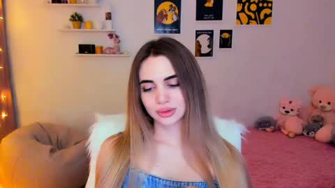 Snapshot of mellifluoustess chatting on 02-01-25, 11:06 Tessa online show from 02-01-25, 11:06