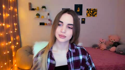 Snapshot of mellifluoustess chatting on 02-07-25, 09:26 Tessa online show from 02-07-25, 09:26