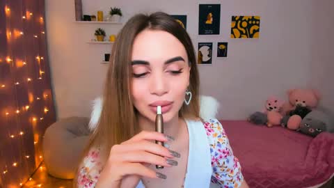 Snapshot of mellifluoustess chatting on 02-08-25, 09:57 Tessa online show from 02-08-25, 09:57