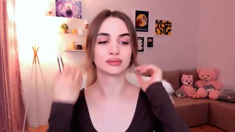 Snapshot of mellifluoustess chatting on 03-05-25, 11:38 Tessa online show from 03-05-25, 11:38