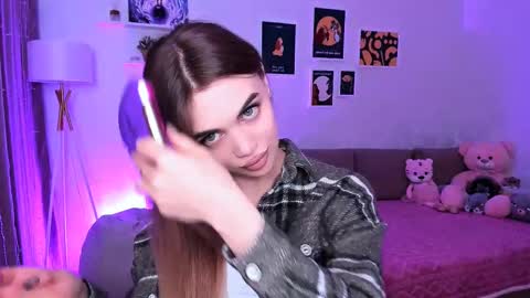 Snapshot of mellifluoustess chatting on 03-09-25, 07:37 Tessa online show from 03-09-25, 07:37