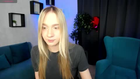 Snapshot of mellliissadrream chatting on 03-03-26, 01:12 mellliissadrream online show from 03-03-26, 01:12