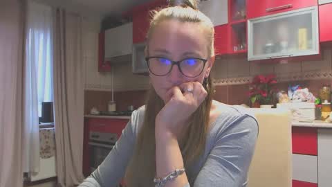 Melly online show from 01-27-25, 07:35