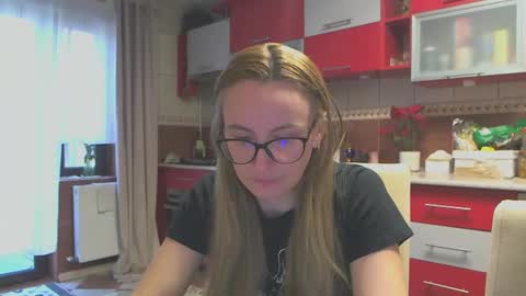 Melly online show from 02-11-25, 07:44