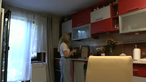 Melly online show from 09-09-25, 07:08