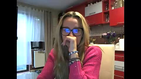 Melly online show from 09-29-25, 06:18