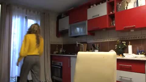 Melly online show from 10-29-25, 08:16