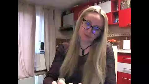 Melly online show from 02-10-26, 08:29