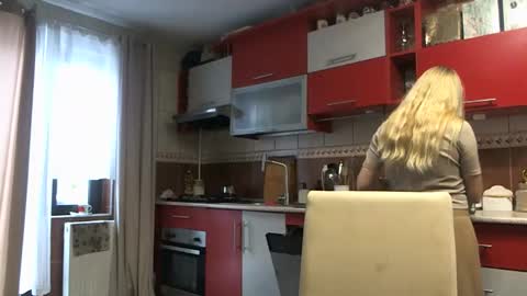 Melly online show from 02-23-26, 08:12