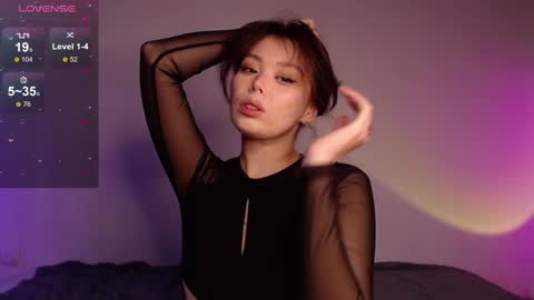 Snapshot of melmean chatting on 12-19-24, 11:07 Mel online show from 12-19-24, 11:07