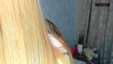 MelMooon online show from 01-04-25, 02:14