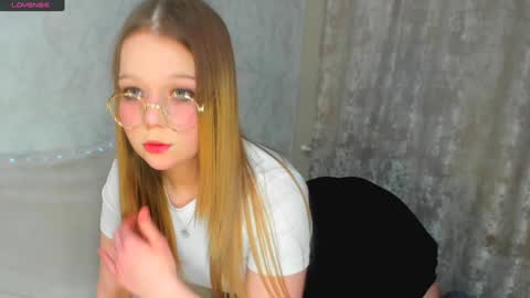 MelMooon online show from 01-27-25, 02:13