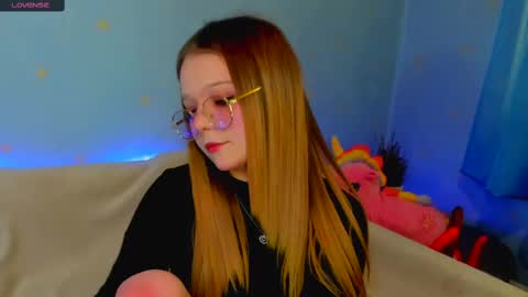 MelMooon online show from 02-10-25, 02:16