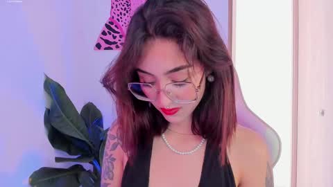 Snapshot of melodie_roy chatting on 02-10-25, 07:49 Melodie Roy 999 online show from 02-10-25, 07:49