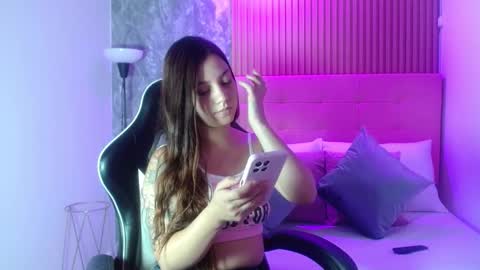 Snapshot of melody_bleir chatting on 09-22-25, 05:59 Melody online show from 09-22-25, 05:59