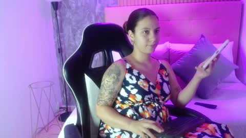 Snapshot of melody_bleir chatting on 09-25-25, 08:56 Melody online show from 09-25-25, 08:56