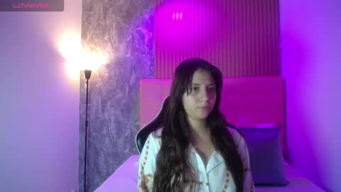 Snapshot of melody_bleir chatting on 10-26-25, 08:37 Melody online show from 10-26-25, 08:37