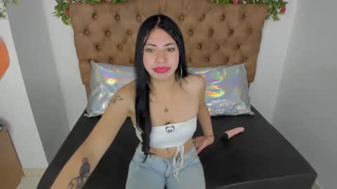 Snapshot of melody_hottt_ chatting on 01-22-25, 12:38 Melody online show from 01-22-25, 12:38